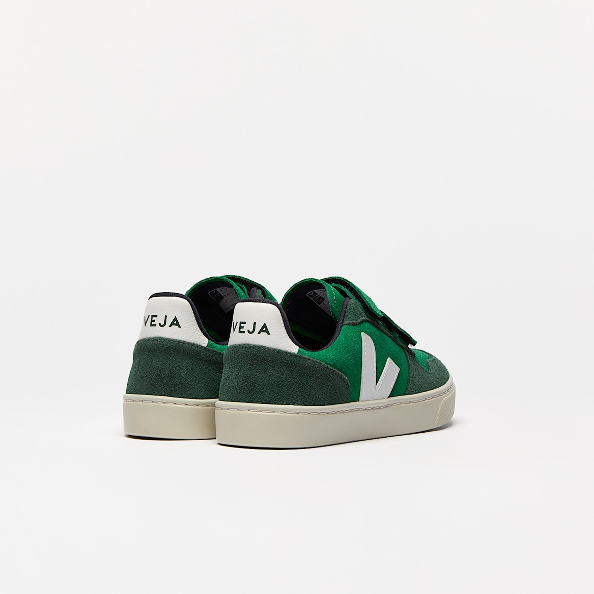 veja baskets small-v-10 suède vert CV0320621 Back view