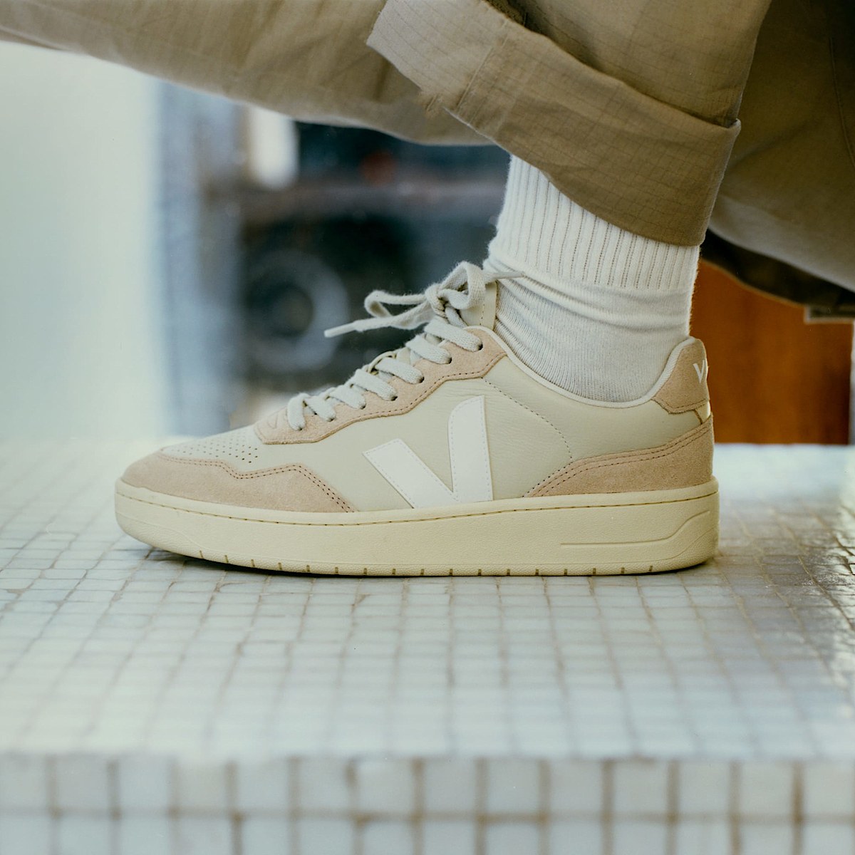 veja sneakers v-90 läder beige VD2003378