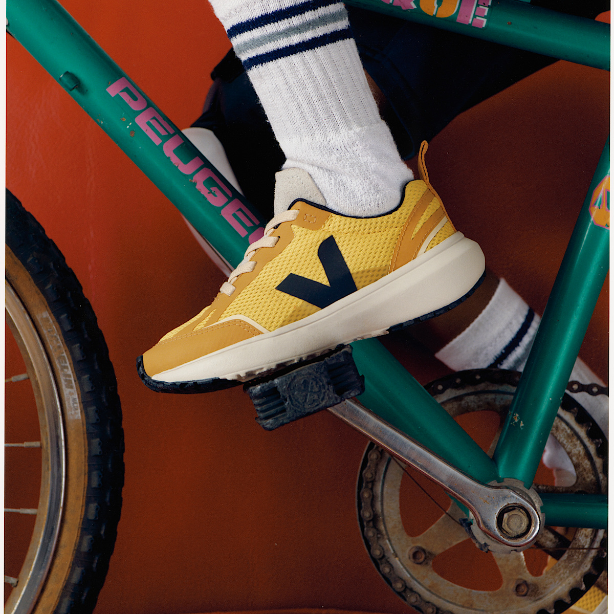 veja sneakers small-canary-light 回收再利用 黄色 YL1803628