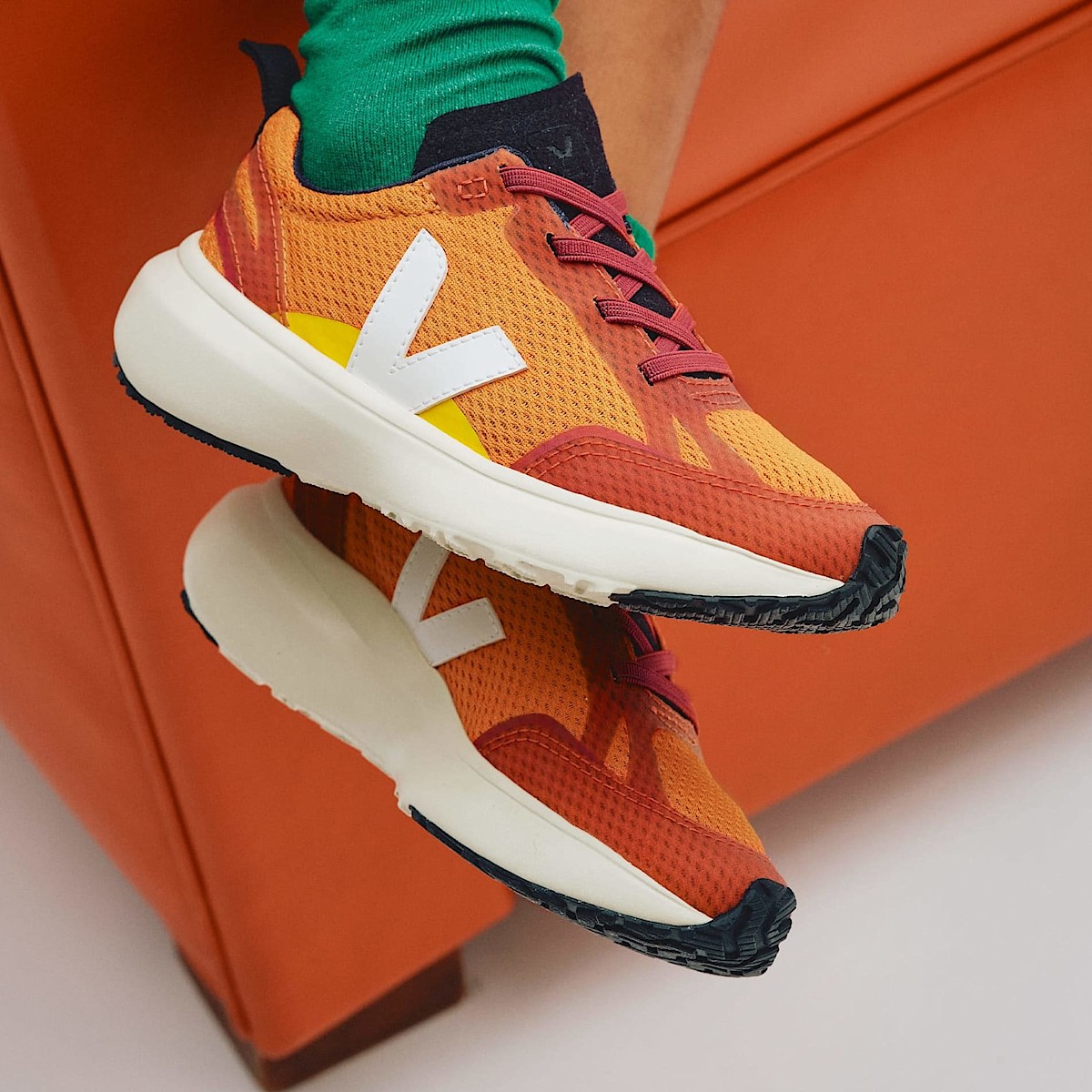 veja small-canary-light recyclé orange YL1803436C230