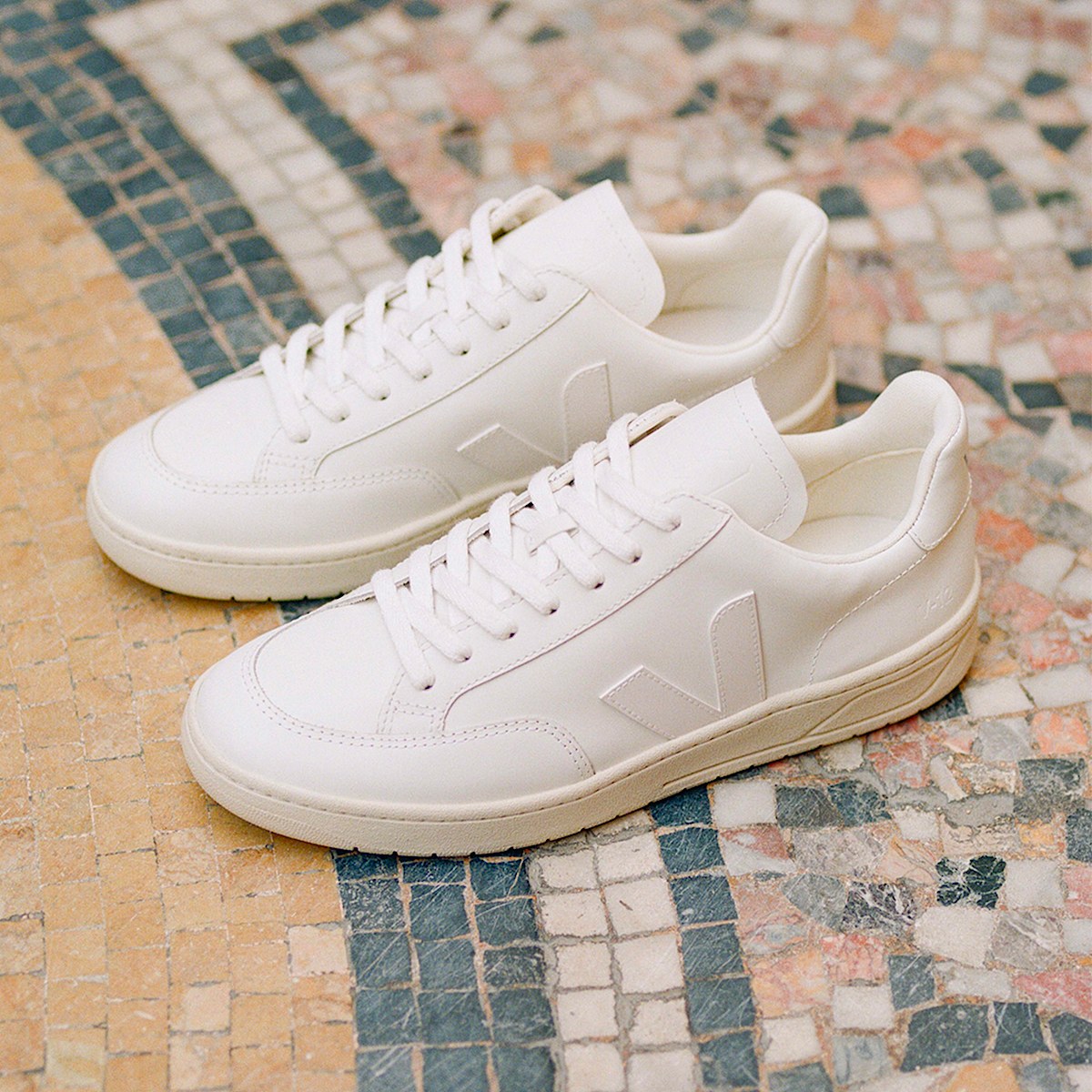 veja v-12 cuir blanc XD0202297B480