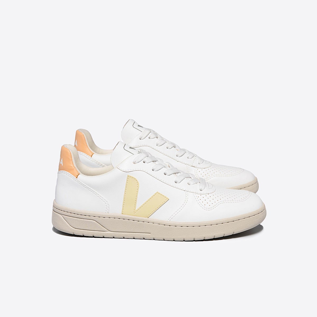 veja sneakers v-10 leather white VX0703103 Lateral view