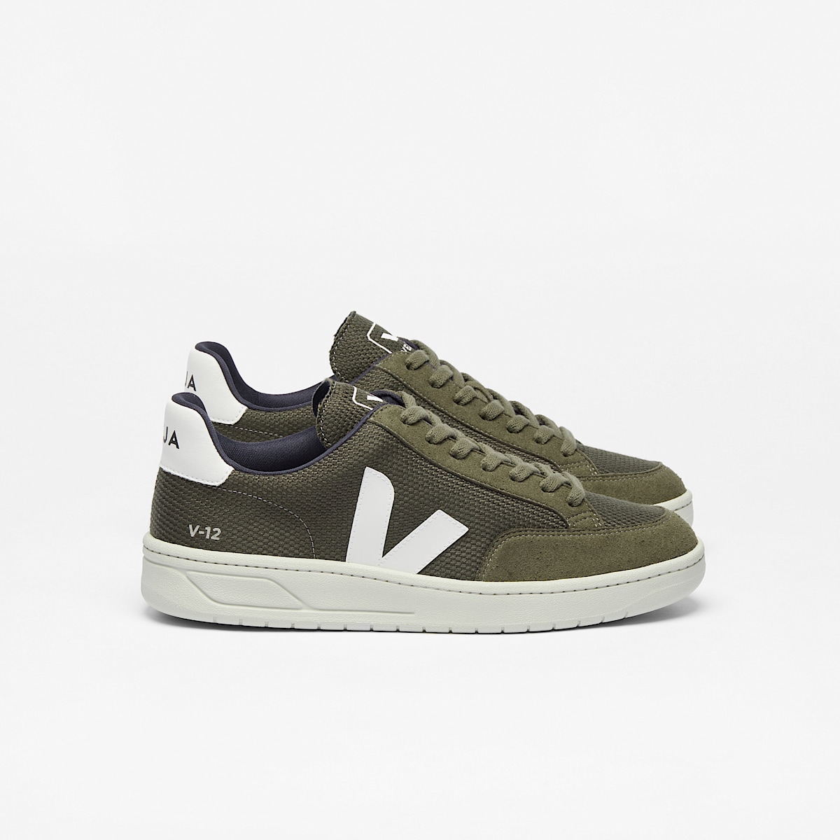 veja sneakers v-12 recycled green XD0102820 Lateral view