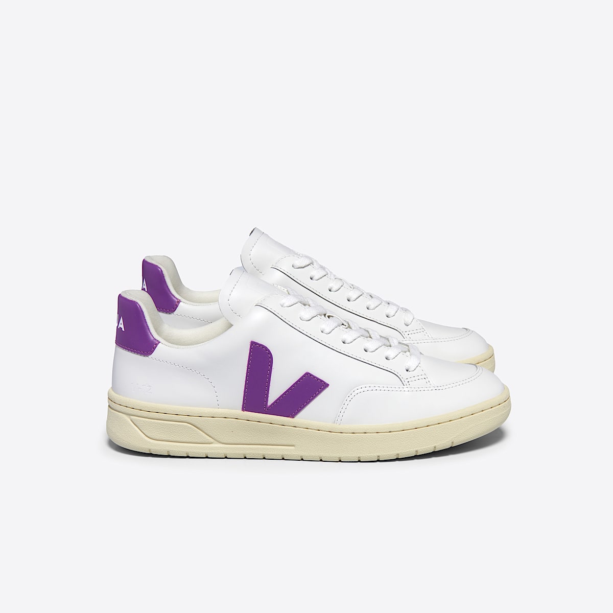 veja sneakers v-12 leather white XD0203678 Lateral view