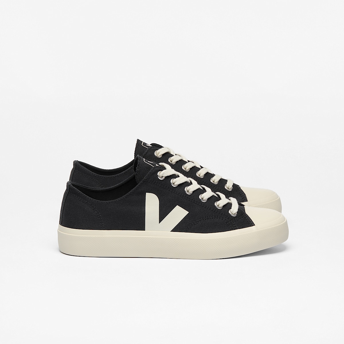 veja sneakers wata-ii-low organic-cotton black PL0101397 Lateral view