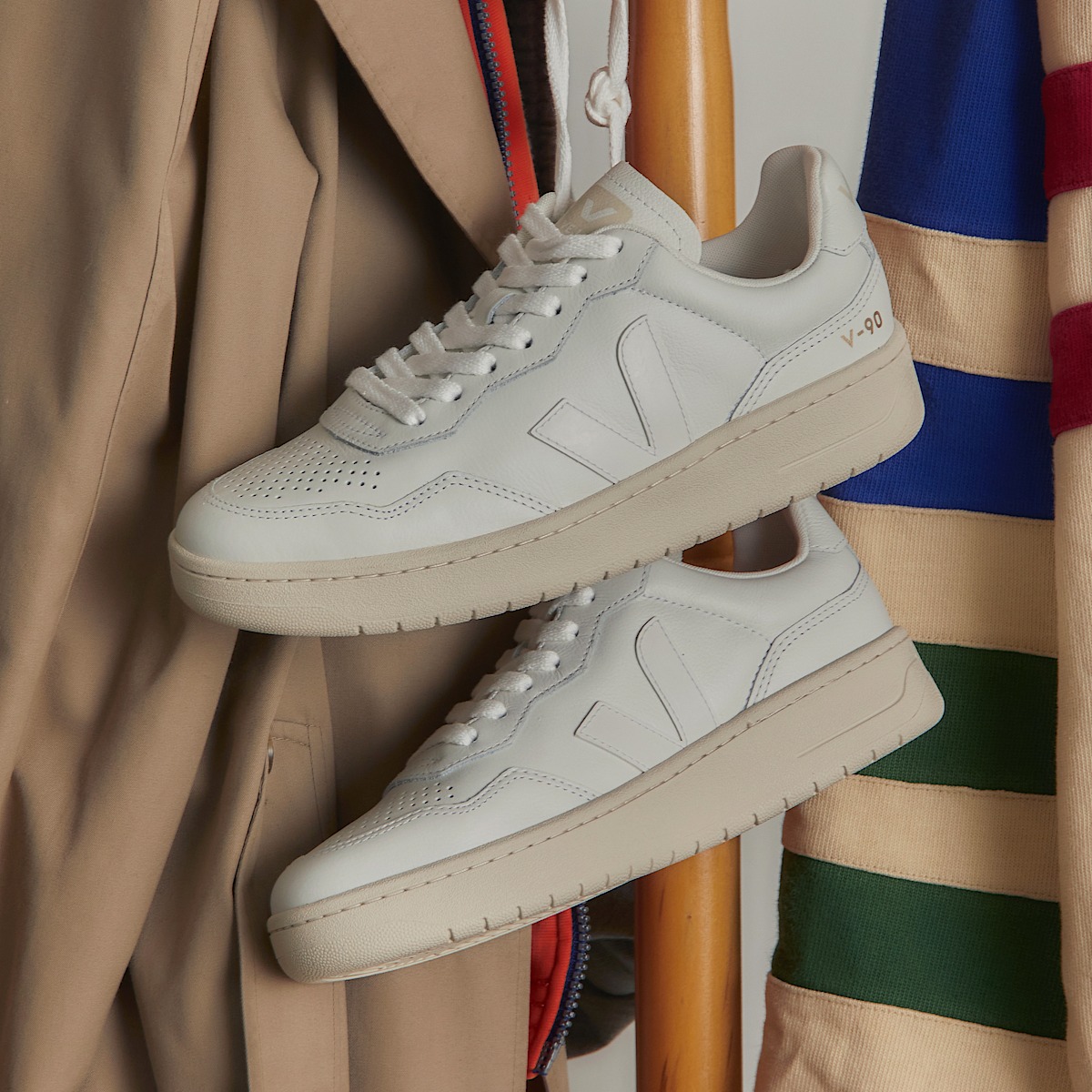 veja v-90 cuir blanc VD2003380B490