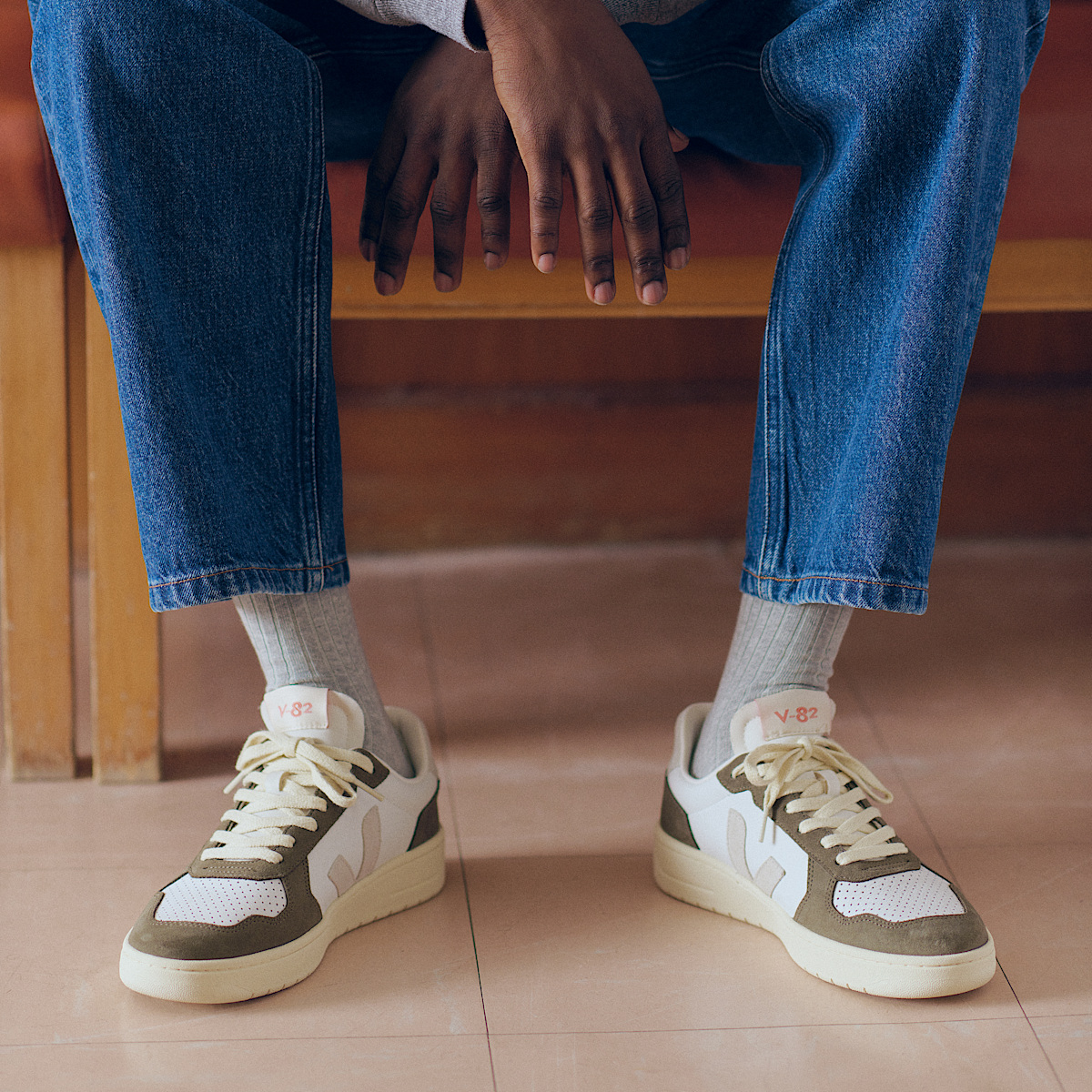 veja baskets v-82 cuir vert VE3320757