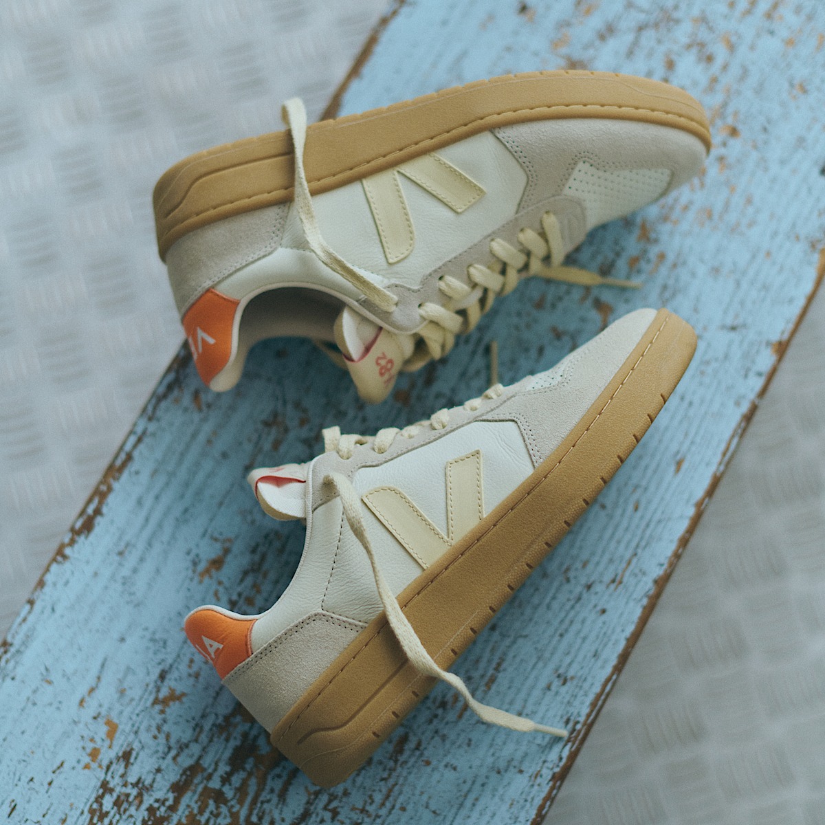 veja baskets v-82 cuir gris VE3320758