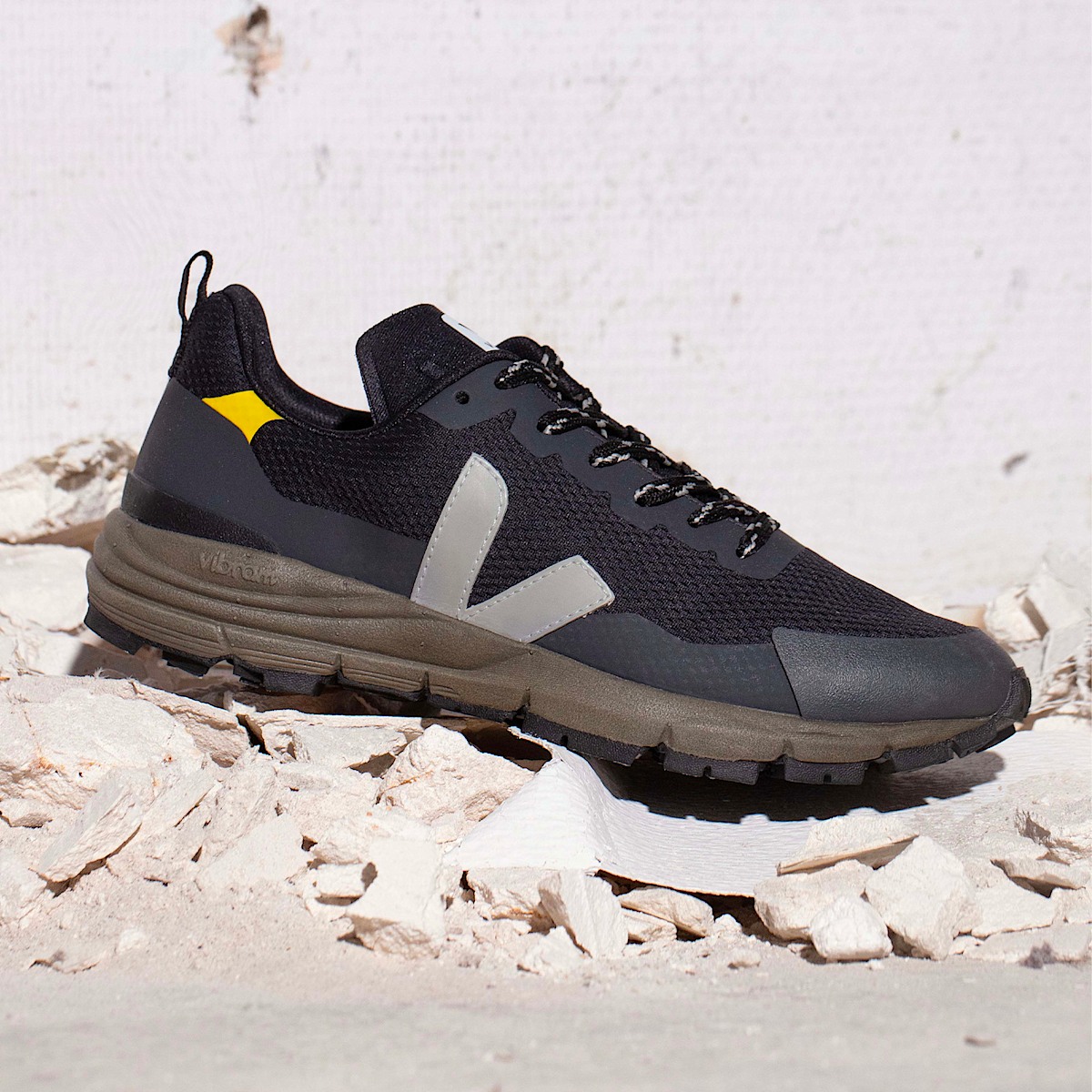 veja dekkan recycled black DC0102581B440