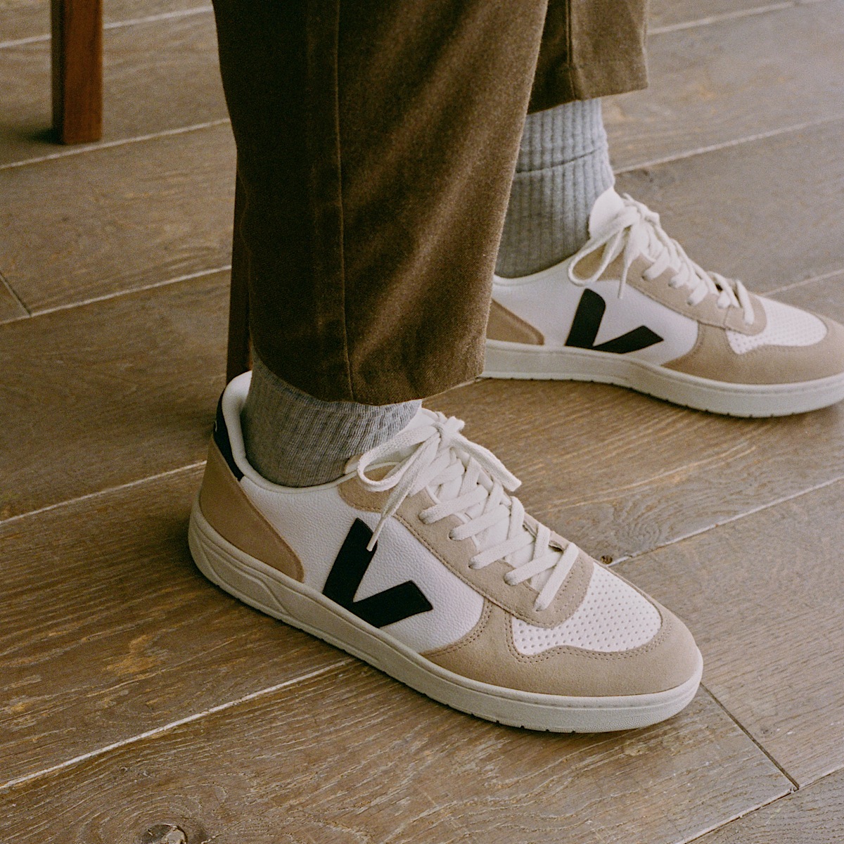 veja v-10 couro branco VX0503138B480