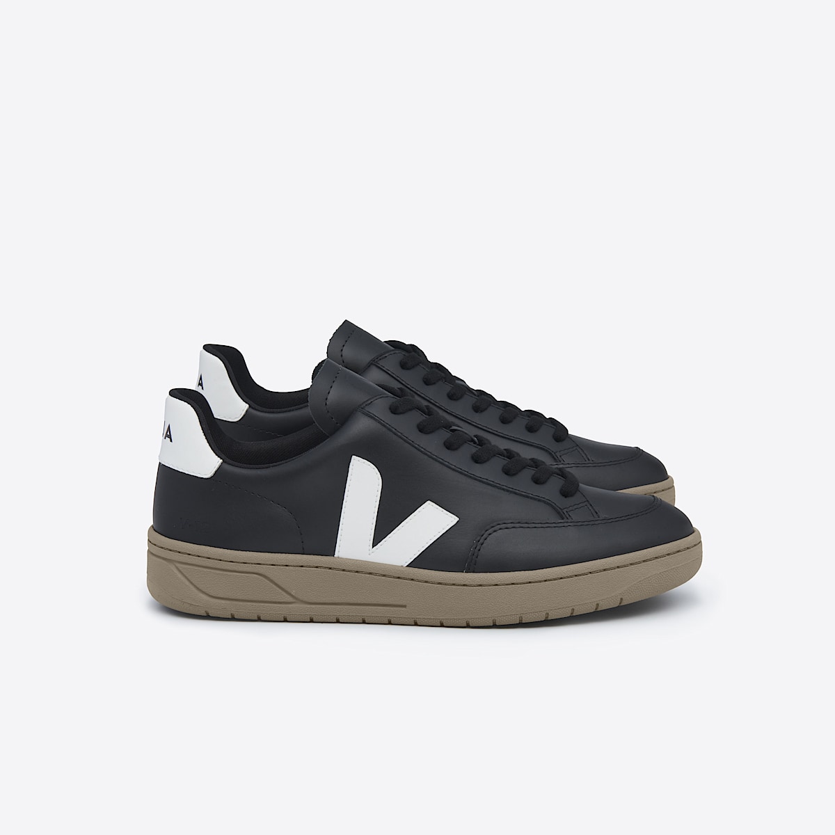 veja v-12 couro preto XD0203638B460