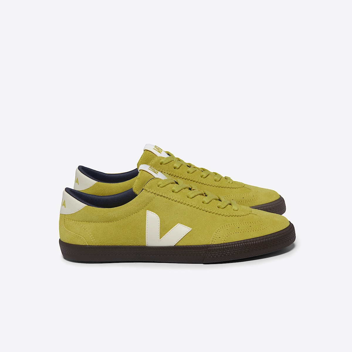 veja baskets volley suède jaune VO0303849 Lateral view