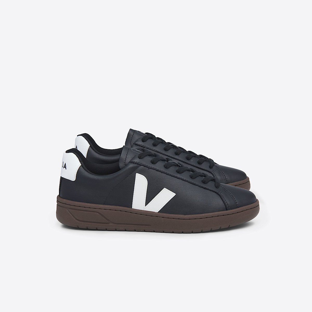veja urca vegan noir UC0703507A360