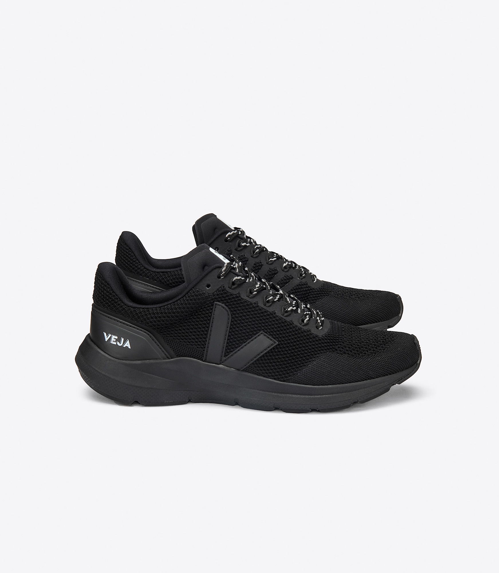 VEJAヴェジャMarlin LT V-Knit Sneakersスニーカー MARLIN V-KNIT FULL BLACK | VEJA