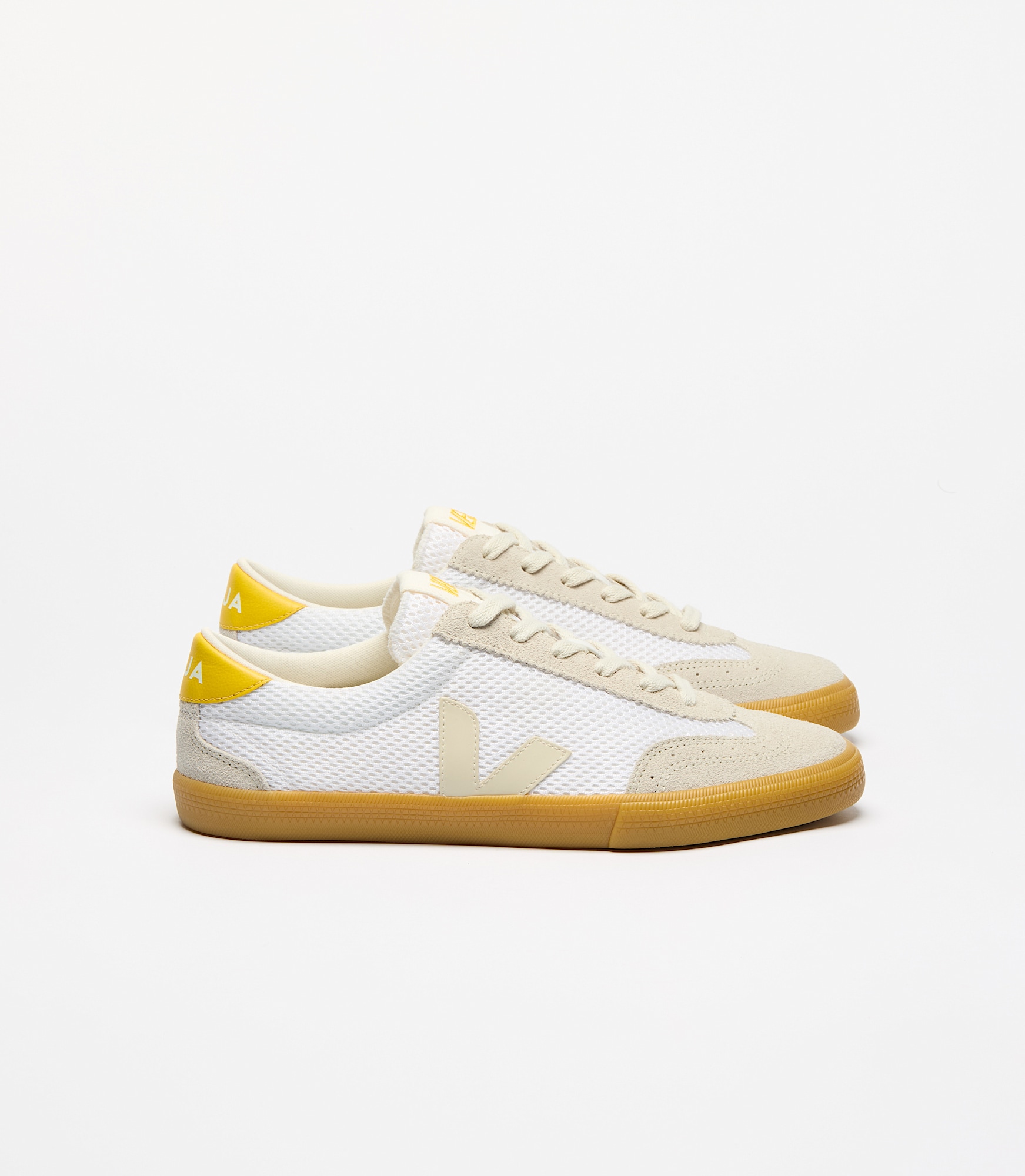veja-sneakers-volley-recycled-