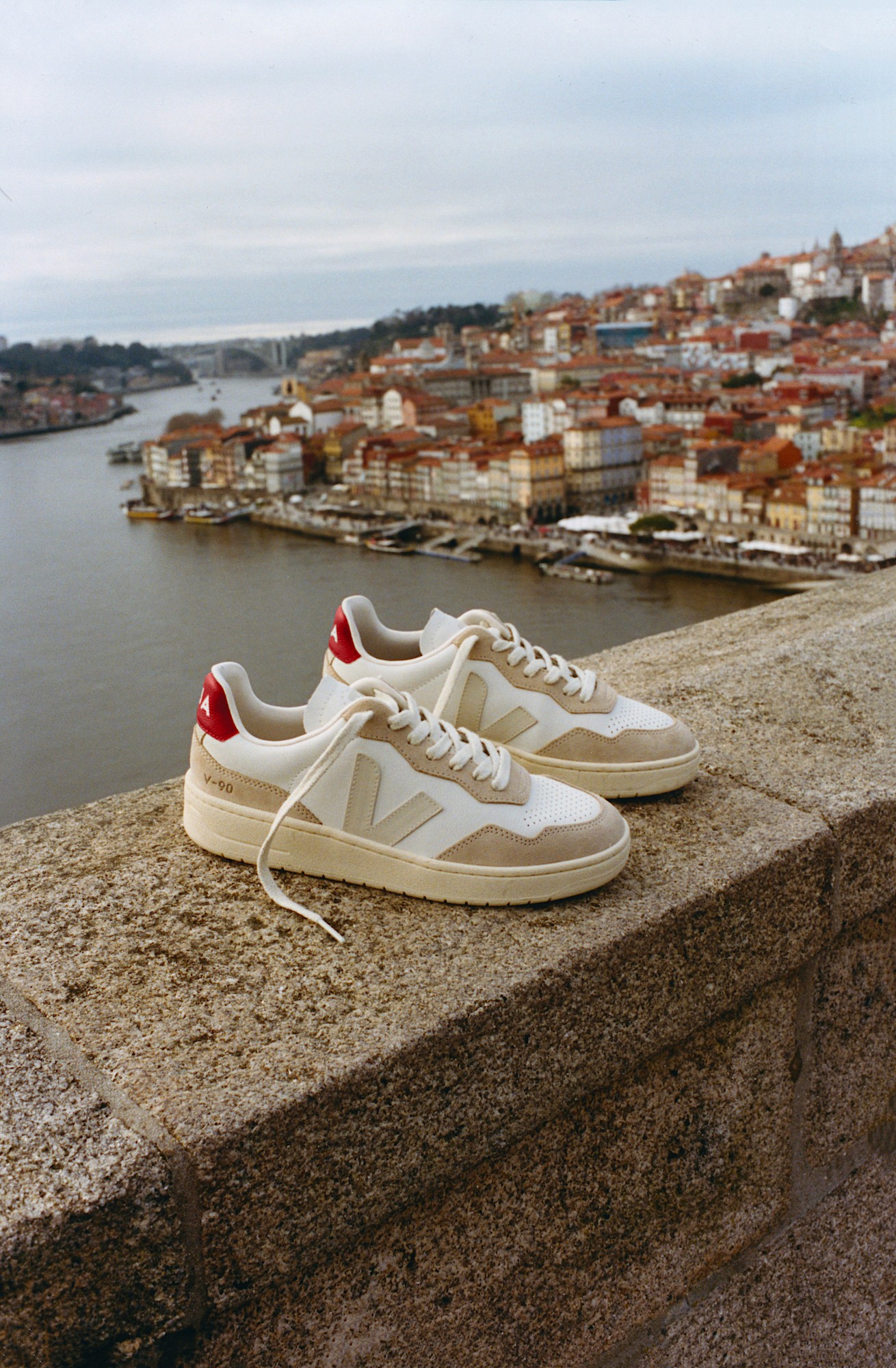 V-90 LEATHER WHITE PIERRE PEKIN | VEJA