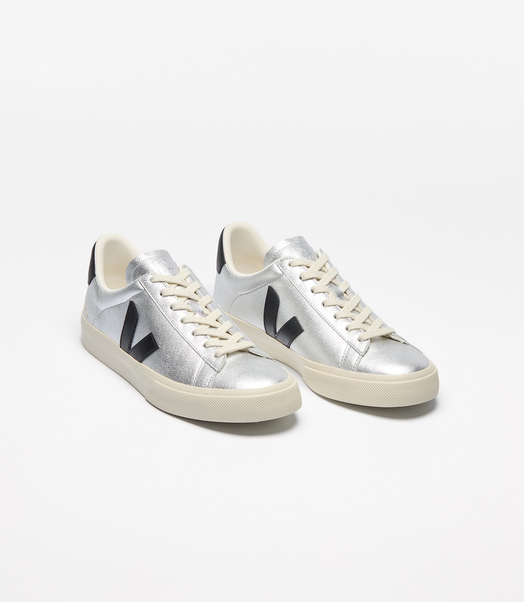 スニーカー Campo Sneakers in Silver and White Chromefree Leather CAMPO LEATHER SILVER BLACK | VEJA
