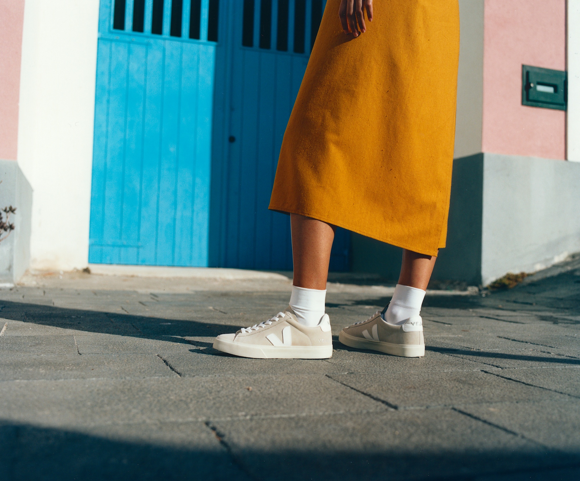 CAMPO SUEDE NATURAL WHITE | VEJA