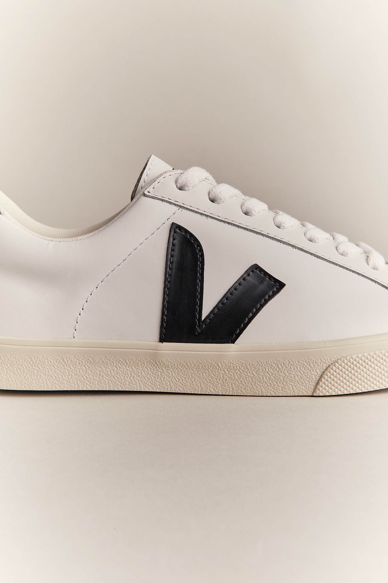 スニーカー VEJA FW25 ESPLAR LOGO (EO0200005 EXTWHIBLA) ESPLAR LEATHER WHITE BLACK | VEJA