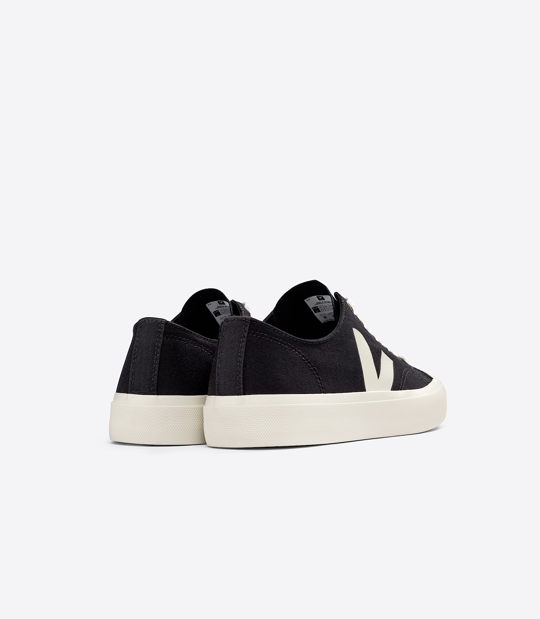 スニーカー VEJA Woman Sneakers Black PL0101397A VEJA Women's Wata II Low Canvas Sneaker | $145.00 | Saint