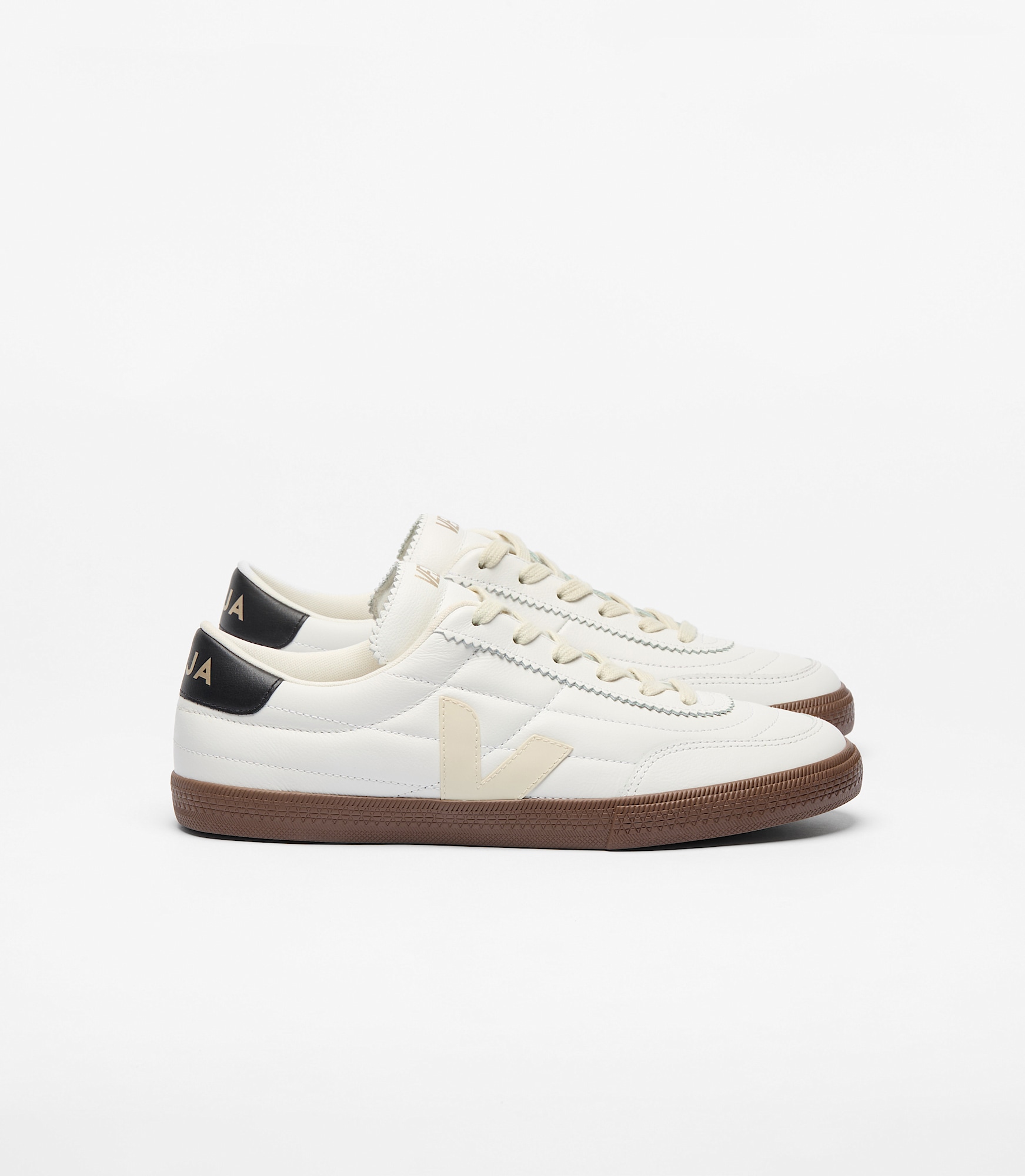【送料&関税込】Veja Panenka Leather Sneakers Black And Whit PANENKA LEATHER BLACK WHITE | VEJA