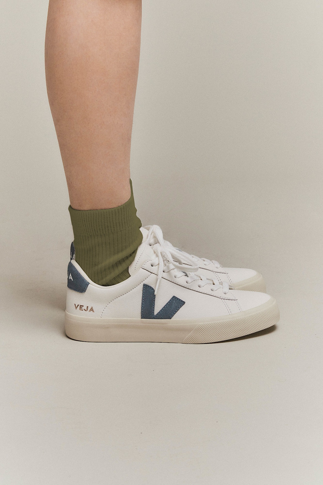 VEJA ホワイト スニーカー VEJA スニーカー ホワイト レザー サイズ36 - メルカリ