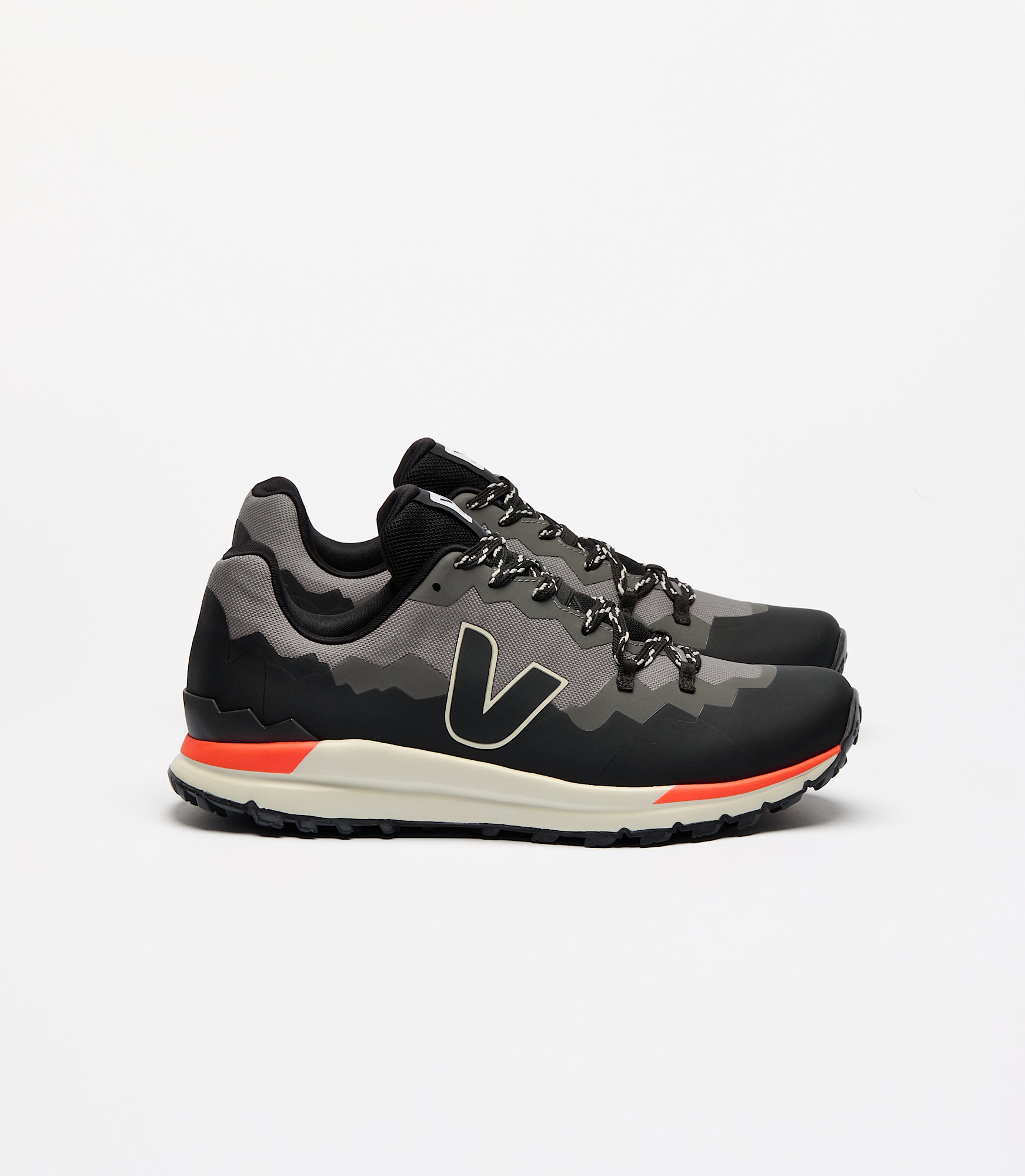 FITZ ROY TREK-SHELL BASALTE BLACK | VEJA FITZ ROY TREK-SHELL BASALTE BLACK | VEJA