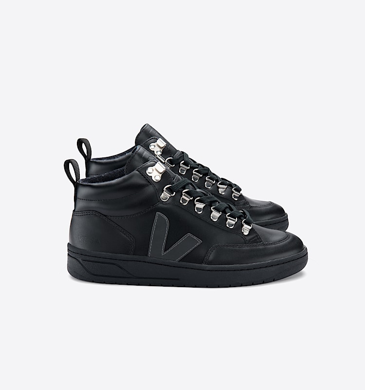 veja sneakers roraima leather black QR0201949 Lateral view