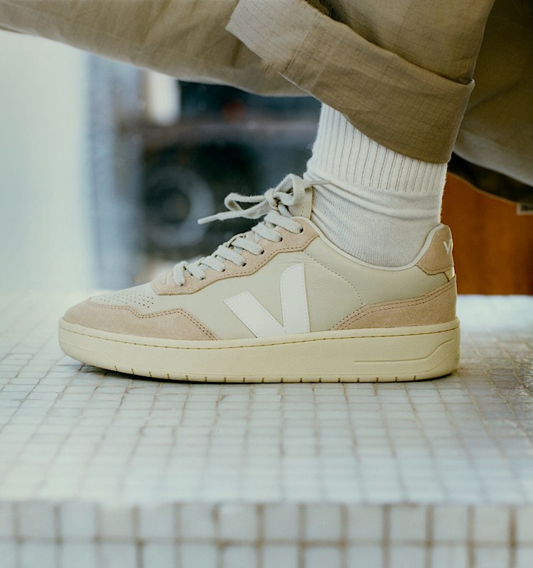 veja sneakers v-90 läder beige VD2003378