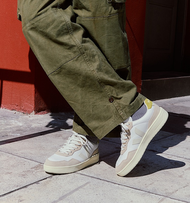 veja sneakers v-90 有机皮革 米色 VD2003704