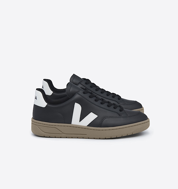 veja sneakers v-12 leather black XD0203638 Lateral view